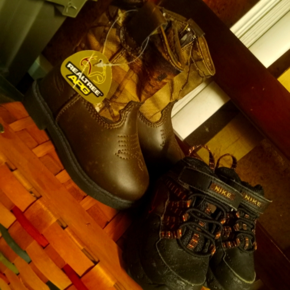 Kids Real tree boots size 5 months, kids Nike shoes size 2-3 months